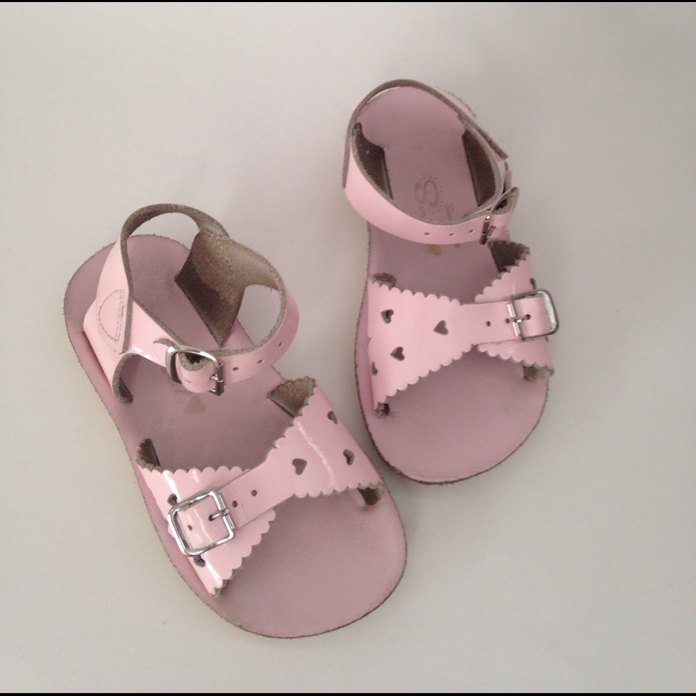 Saltwater sandals pink size 8