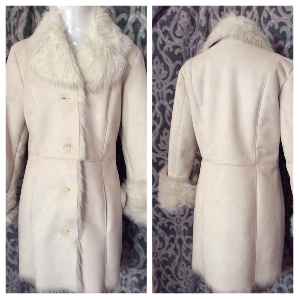 Beautiful NWOT vegan suede winter white coat
