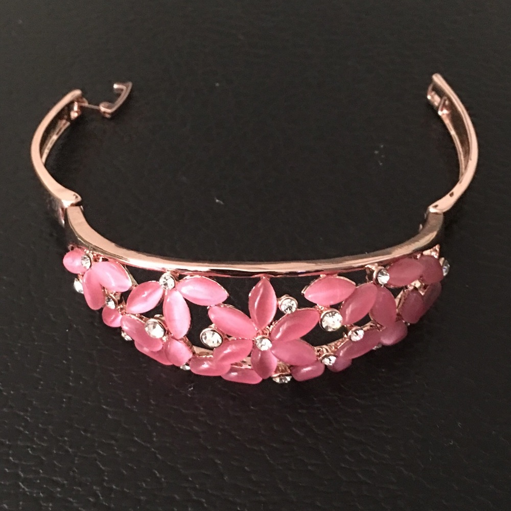 Jewelry - Picture 2 of 4