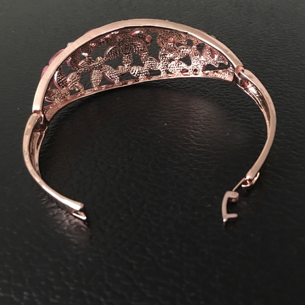 Jewelry - Picture 3 of 4