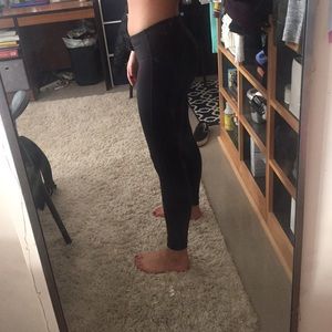 Athleta Chaturanga black leggings