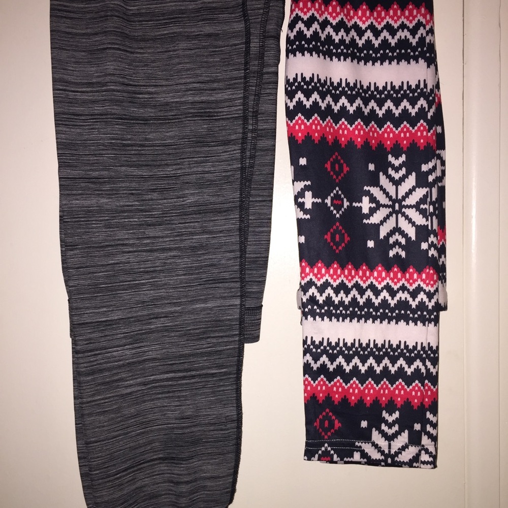 3 different pairs of leggings. - Picture 2 of 4