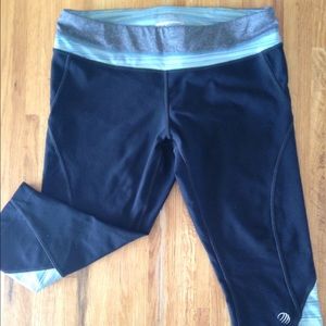 MPG knee length athletic pants