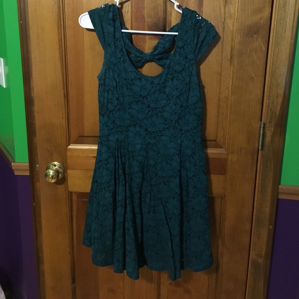 Jessica Simpson green bow back lace dress m