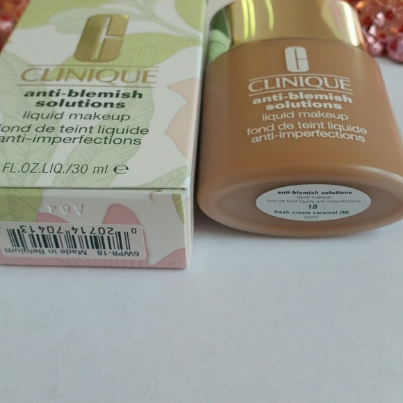 Clinique anti-blemish solutions liquid makeup. - Picture 2 of 4