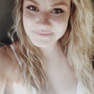 Meet your Posher, Alyson