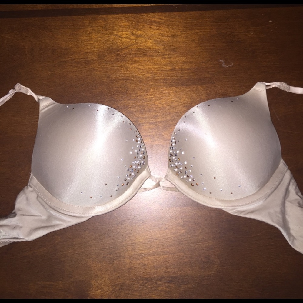 Bombshell bra!!