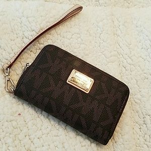 Michael Kors wristlet wallet