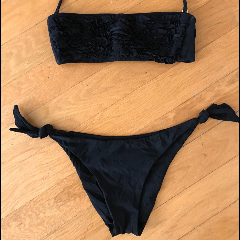 Elizabeth Hurley Bikini