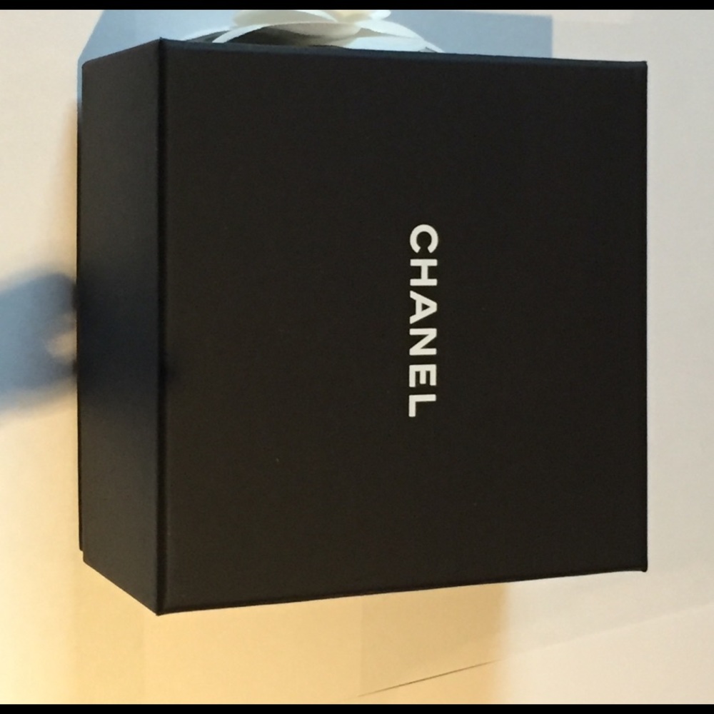 Chanel box