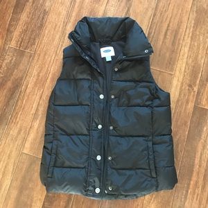 Black puffer vest