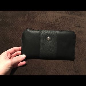 Kendall crossbody wallet