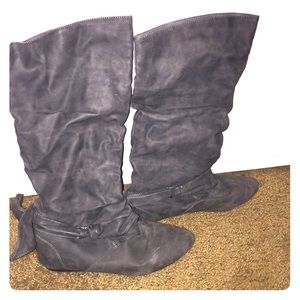 Grey boots
