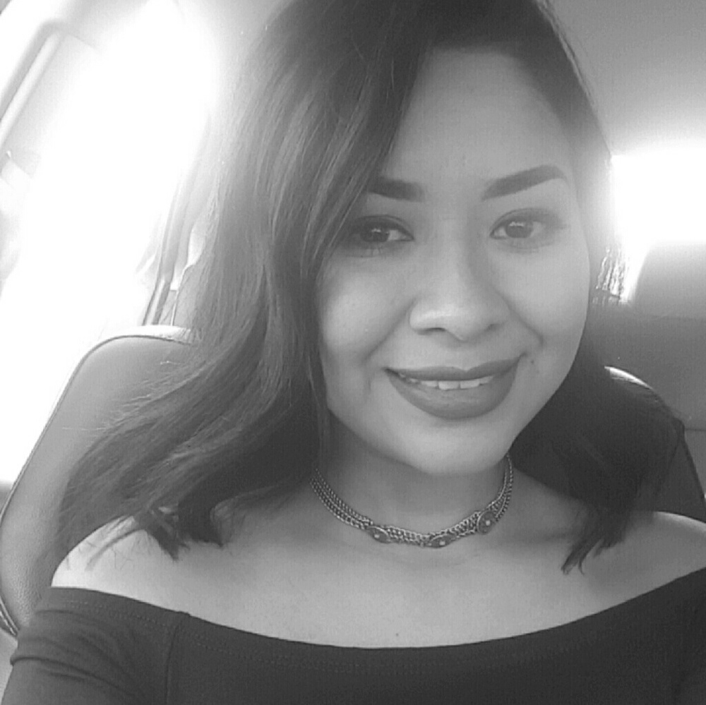 Meet your posher, Mireya
