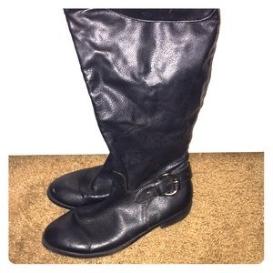 Black boots