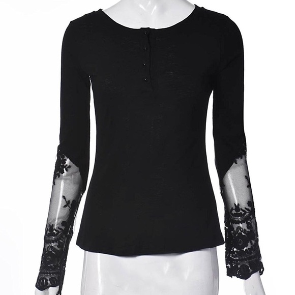 Gorgeous top with lace detail - Picture 4 of 7