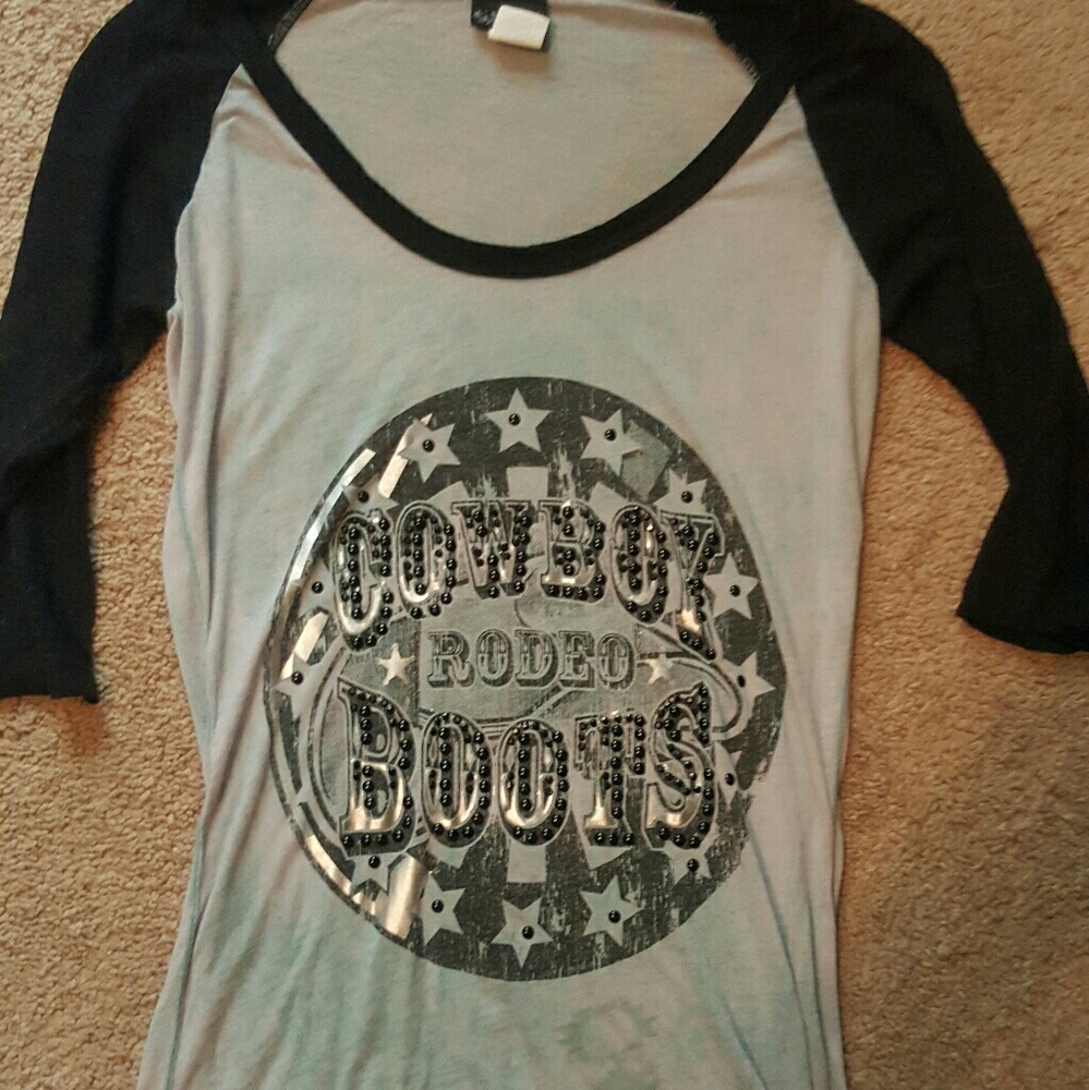 3/4 sleave basball style shirt from the buckle