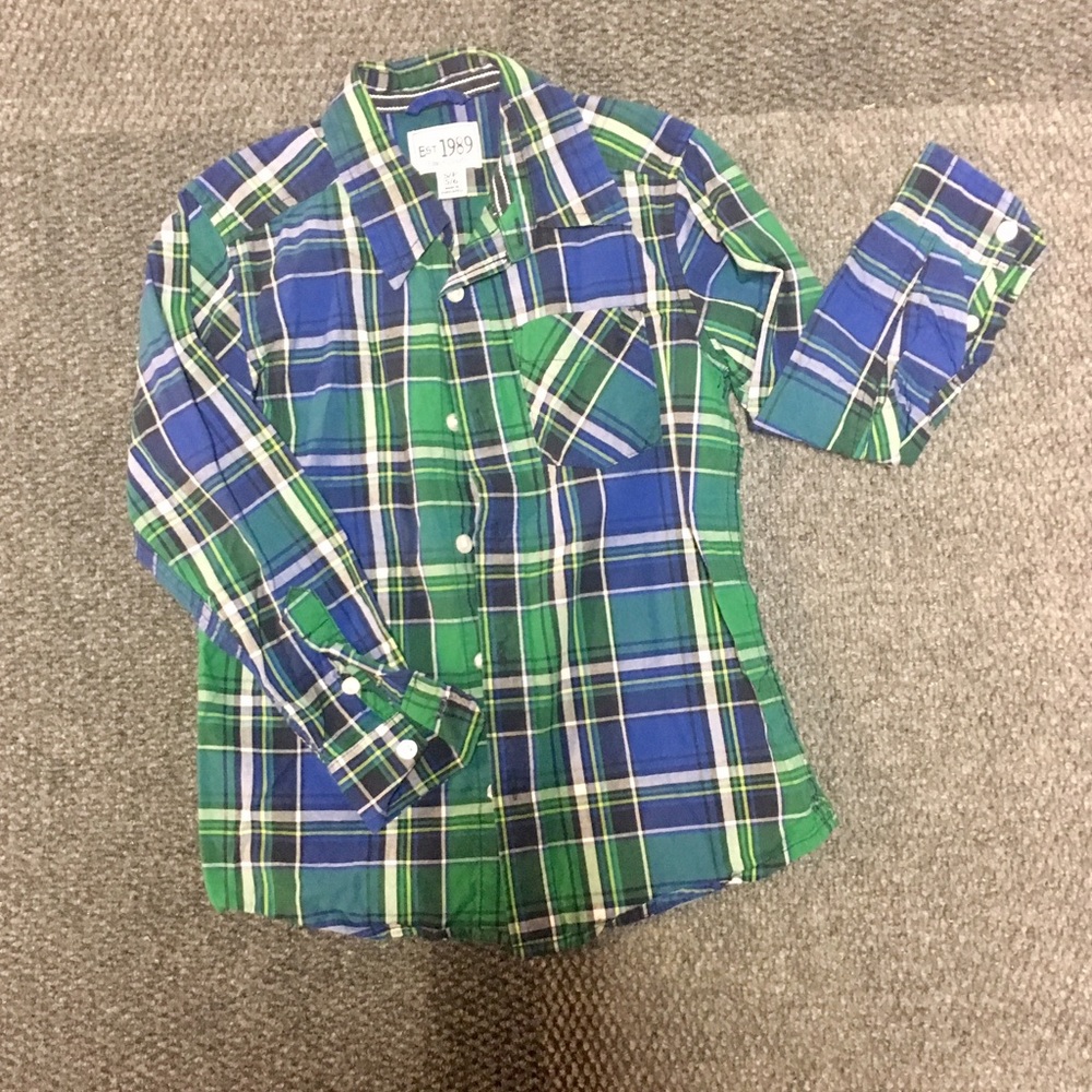 Children's place long sleeve tee & sweater bundle