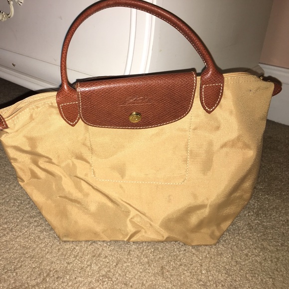 Longchamp Handbags - LONG CHAMP WRIST PURSE