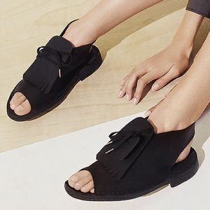 ✨Clarks original cutout boots✨