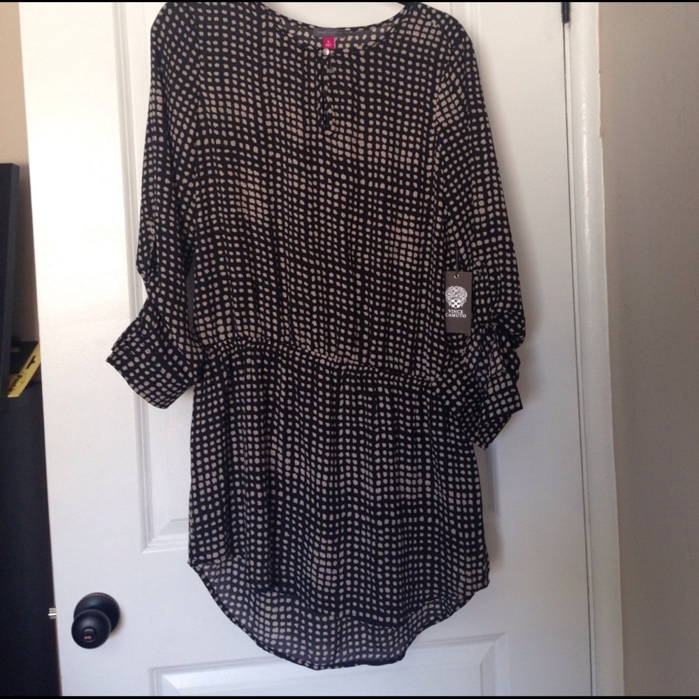 Vince Camuto blouse, black and beige new with tags
