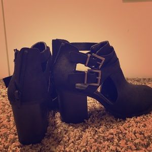 Cute black booties with buckles!