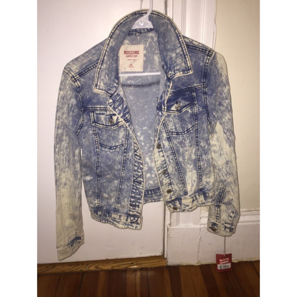Distress denim jean jacket!