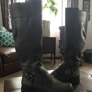Beautiful gray boots