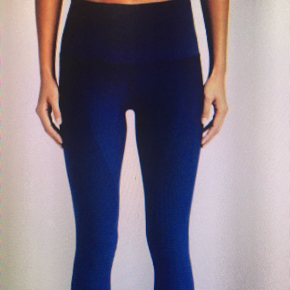 Brand New Nike Zoned Sculpt tight fit leggings