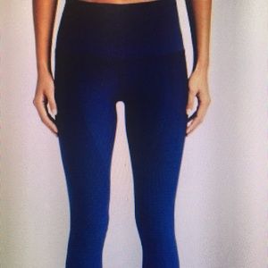 Brand New Nike Zoned Sculpt tight fit leggings
