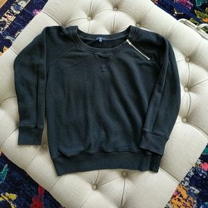 Gap black sweatshirt