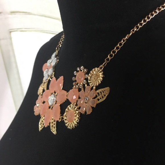 Flower Bib Necklace - Picture 3 of 5