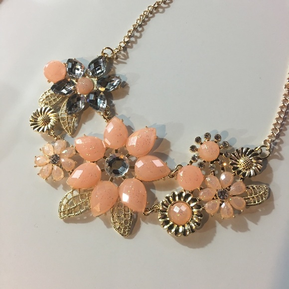 Flower Bib Necklace - Picture 5 of 5