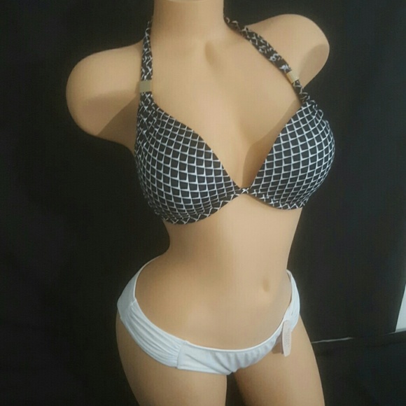 Victoria's secrets 34DD M OR L BIKINI BUNDLE NWT