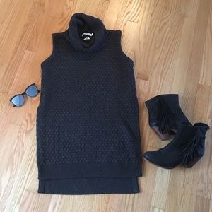 Bailey 44 Sweaters - Bailey 44 Turtleneck Sleeveless Sweater Bailey 44 Sweaters - Bailey 44 Turtleneck Sleeveless Sweater