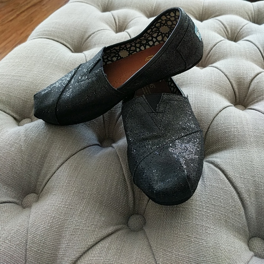 Black sparkle Toms