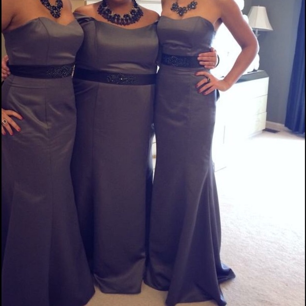 Long gray dress with cute black belt!