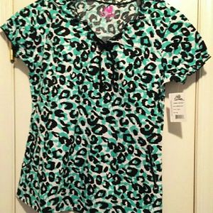 *FINAL PRICE*Brand new size Medium scrub top