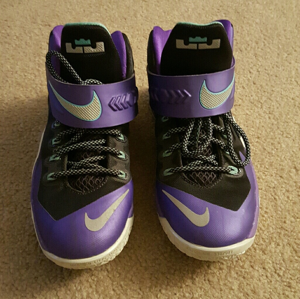 SOLD 🎊Boys youth Nike