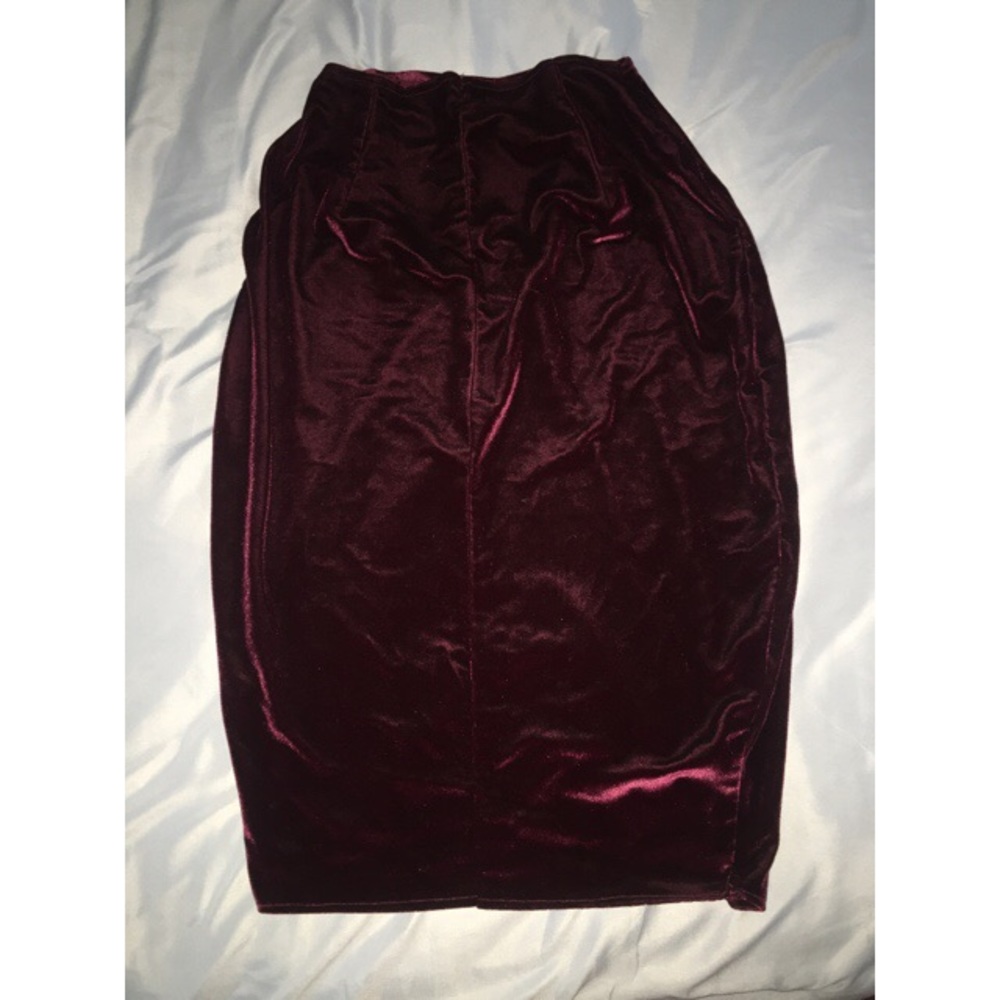 Hand made, high waist skirt. Velvet.