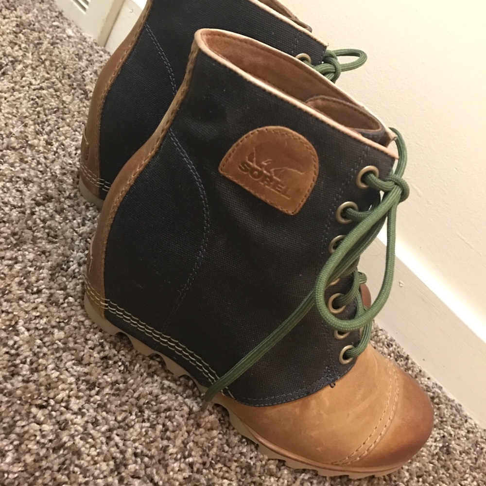 Sorel hidden wedge boots