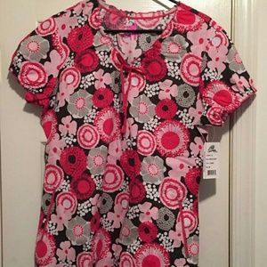 *FINAL SALE* Brand new scrub top