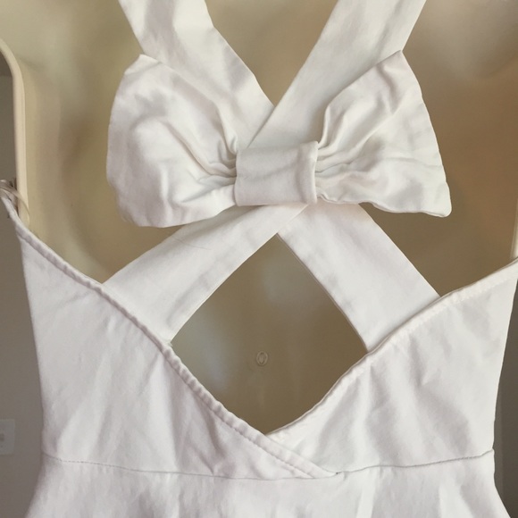 Adorable white bow dress - Picture 3 of 3