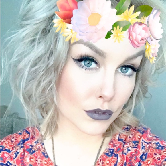 Two broke babes. Trying to make money for pho. - Picture 3 of 3