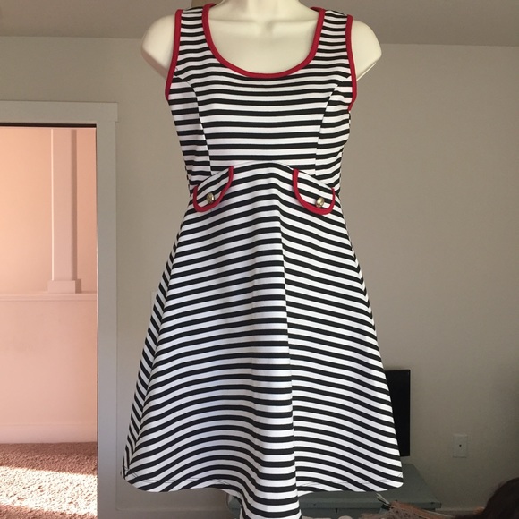 Cute sailor dress - Picture 1 of 2