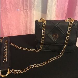 Good condition Bebe bag! 👛👜