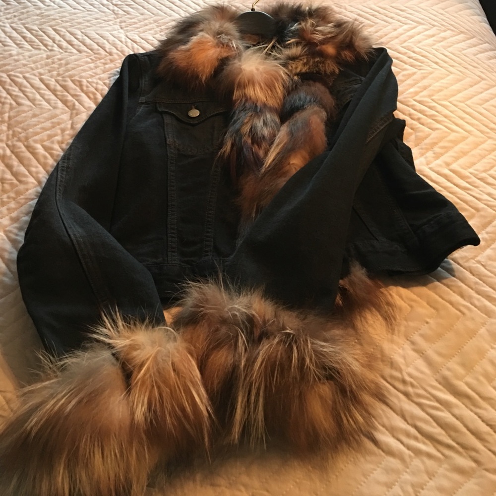 Black jean jacket with real fox fur trim!