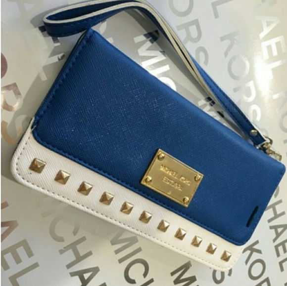 Michael Kors Handbags - Michael Kors Wristlet/Phone Case