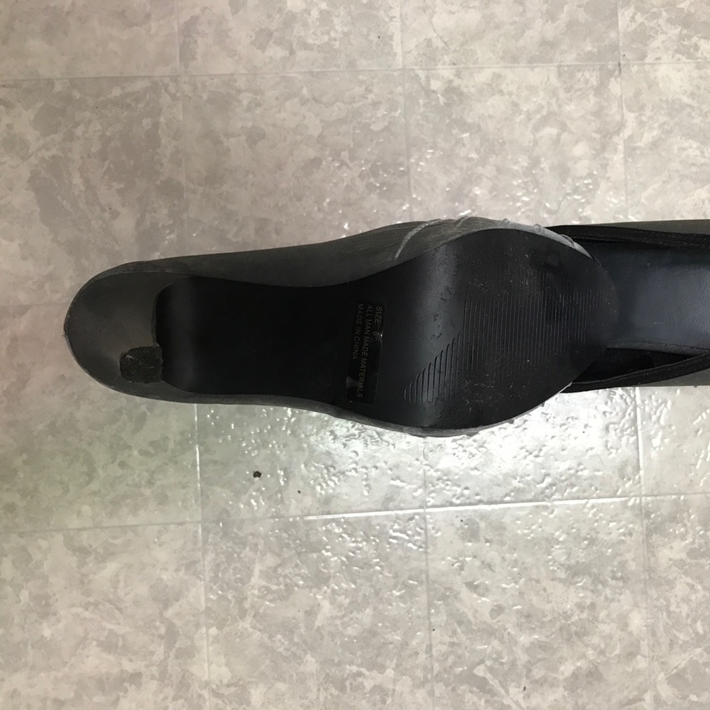 Heels - Picture 2 of 2