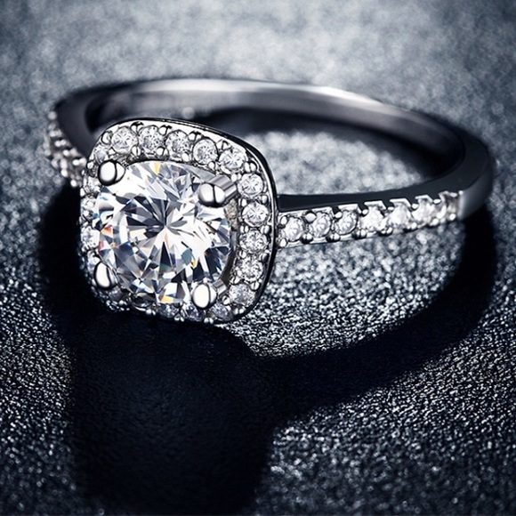 Sold 1.5 ct CZ ENGAGEMENT RING 💍 sold - Picture 4 of 4